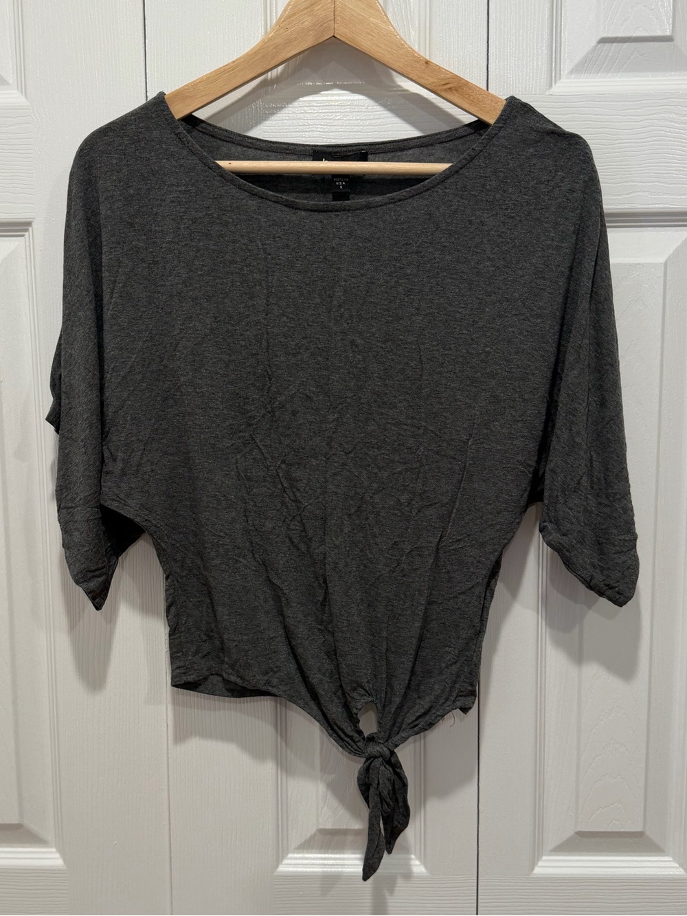 bebe Charcoal Tie-Front Cropped Top